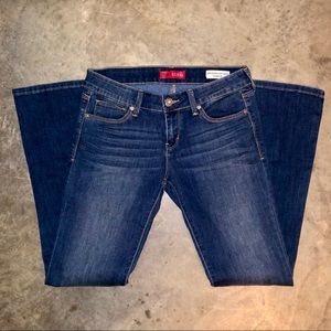 NWOT Guess Charlotte Curvy Bootcut Jeans